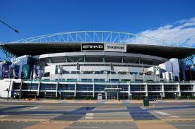 200 Delegates and exhibitors heading for the Etihad Stadium on Thursday, 5 August, 2021