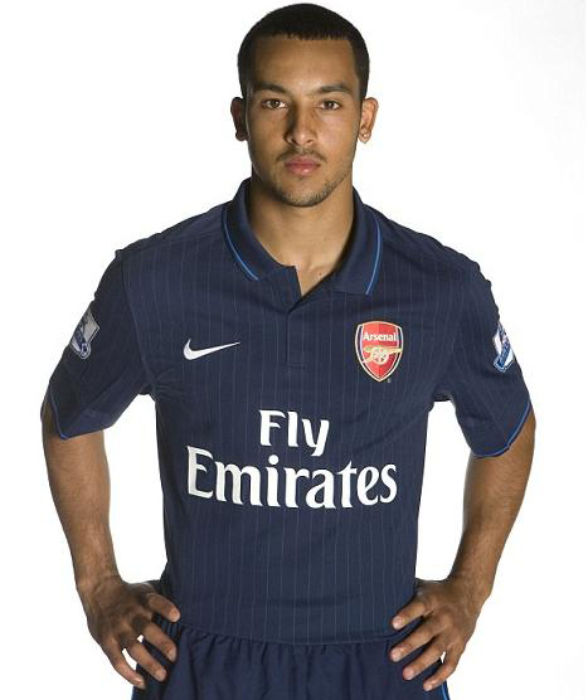 Arsenal Fly Emirates