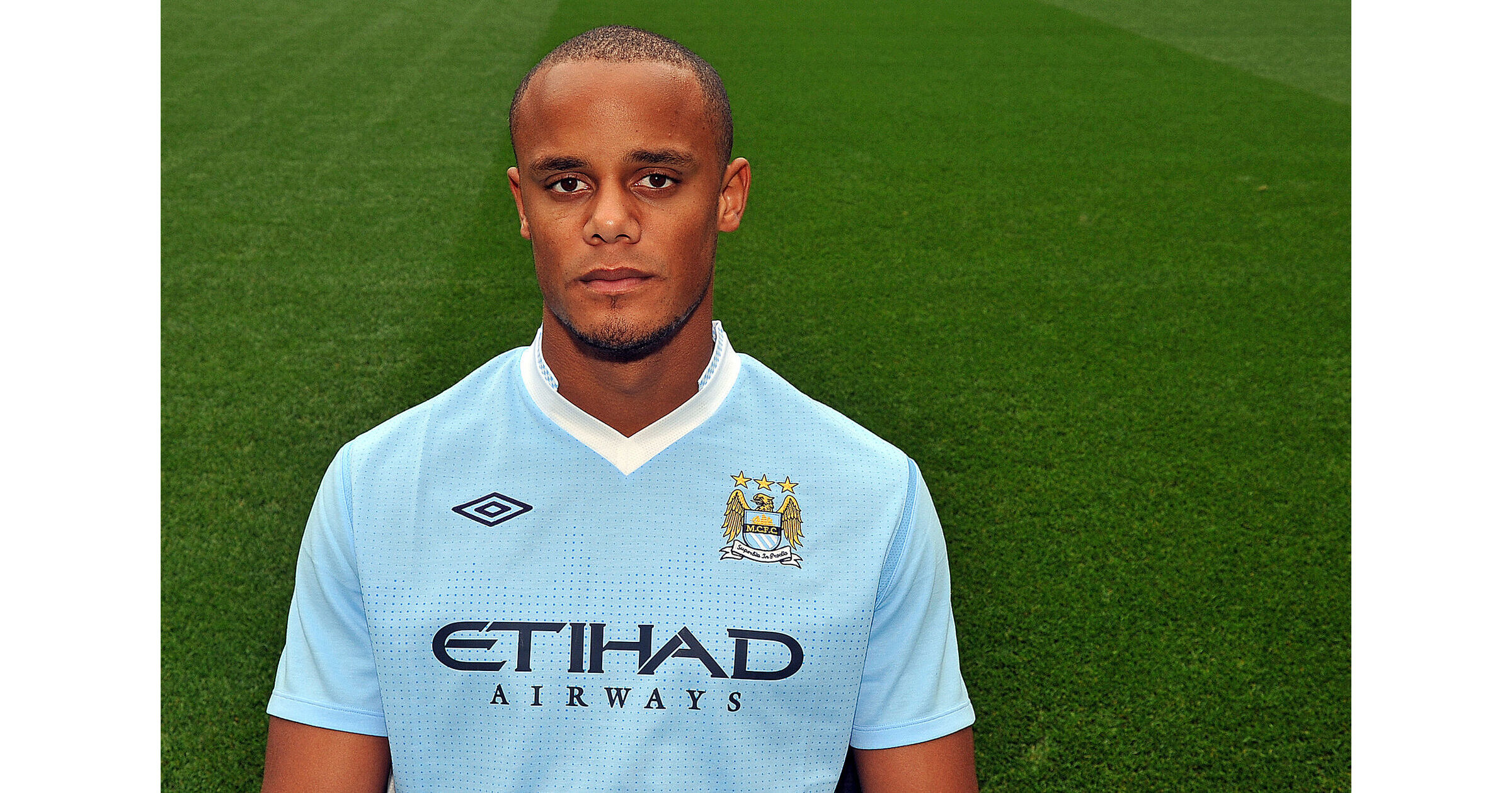 Картинки компани. Венсан Компани Манчестер Сити 2012. Венсан Компани фото. Компани футболист. Vincent Jean Mpoy Kompany.